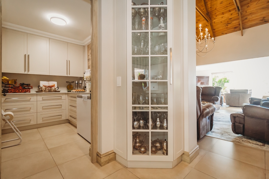 3 Bedroom Property for Sale in Kraaibosch Manor Western Cape